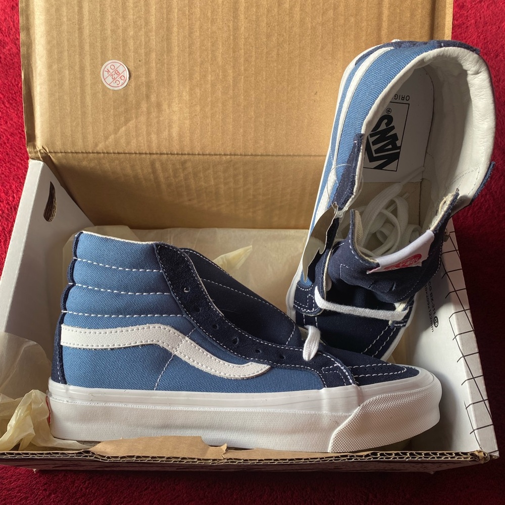 Vans - Picture 5 of 9